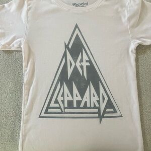 Recycled Karma  Women’s Graphic Tee - light Pink with grey design